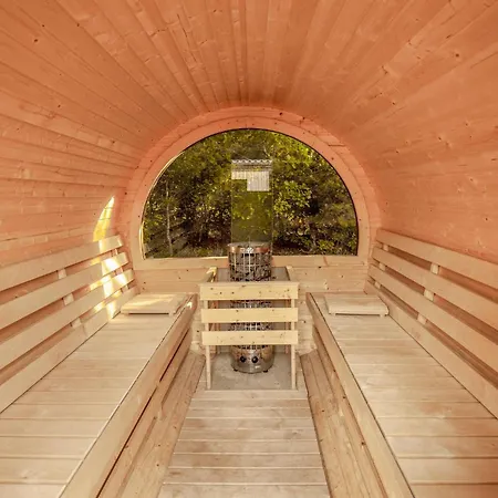 Beautiful In With Sauna *